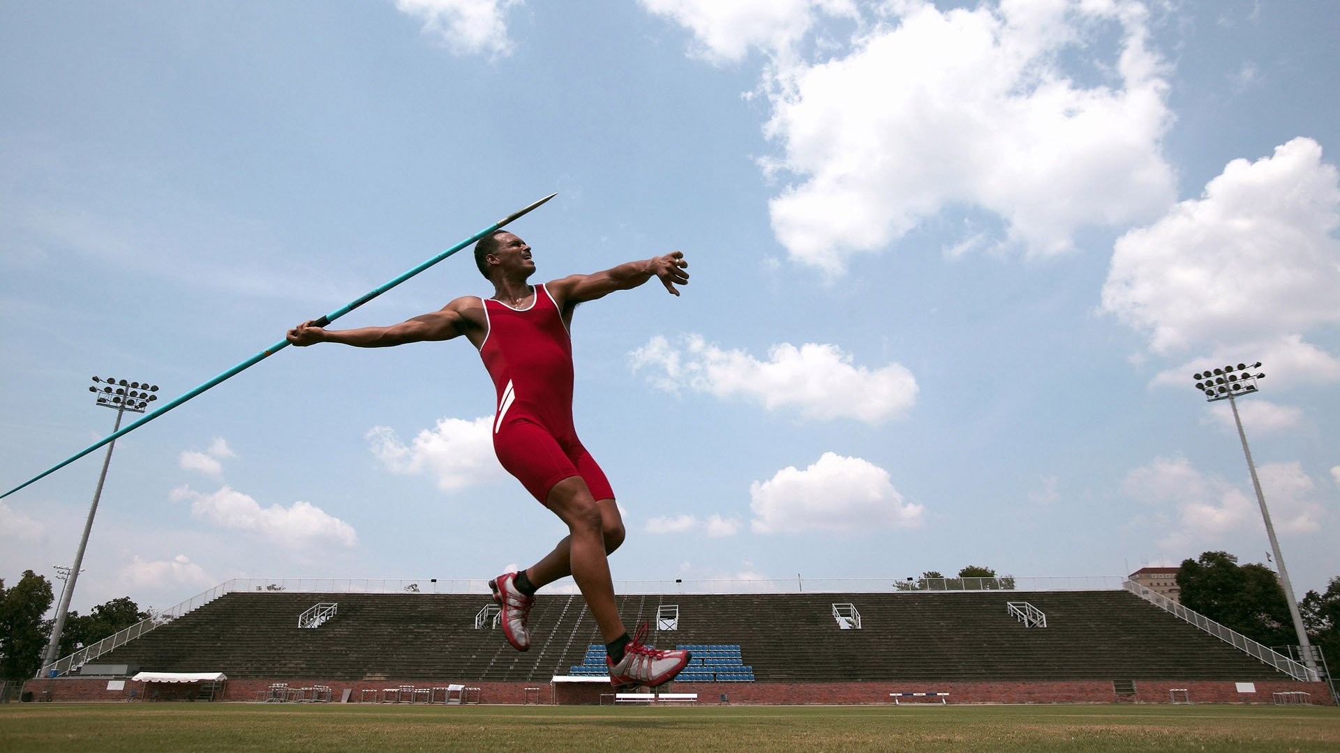 维尼修斯单节爆发导演逆转好戏,美国队末节发力击溃那不勒斯